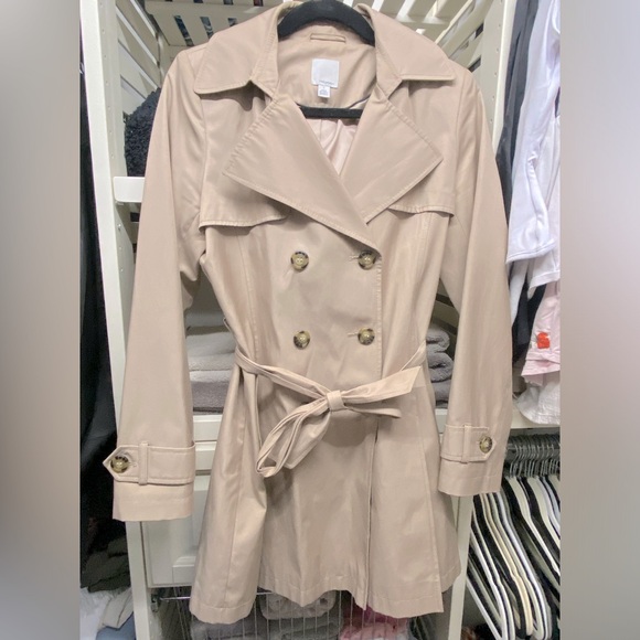 SOLD Woman’s khaki trench coat - Picture 1 of 2